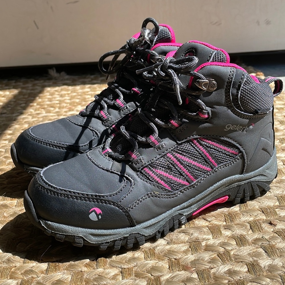 Girls hiking boots